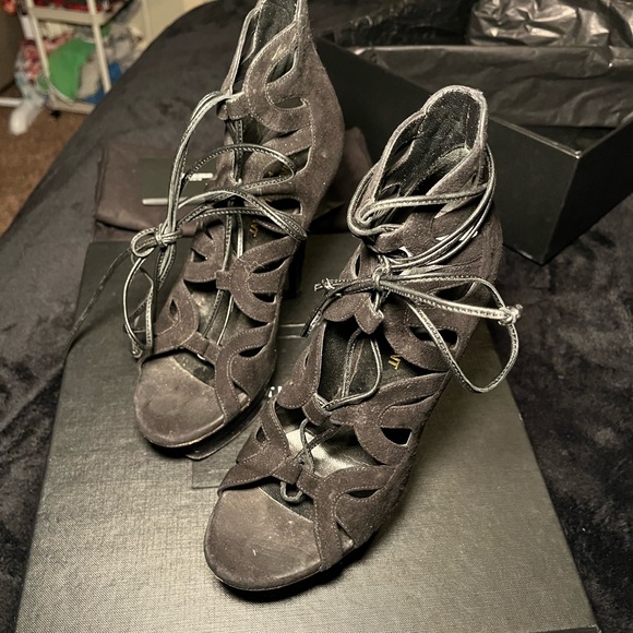 Saint Laurent Black SHeels - Picture 1 of 15